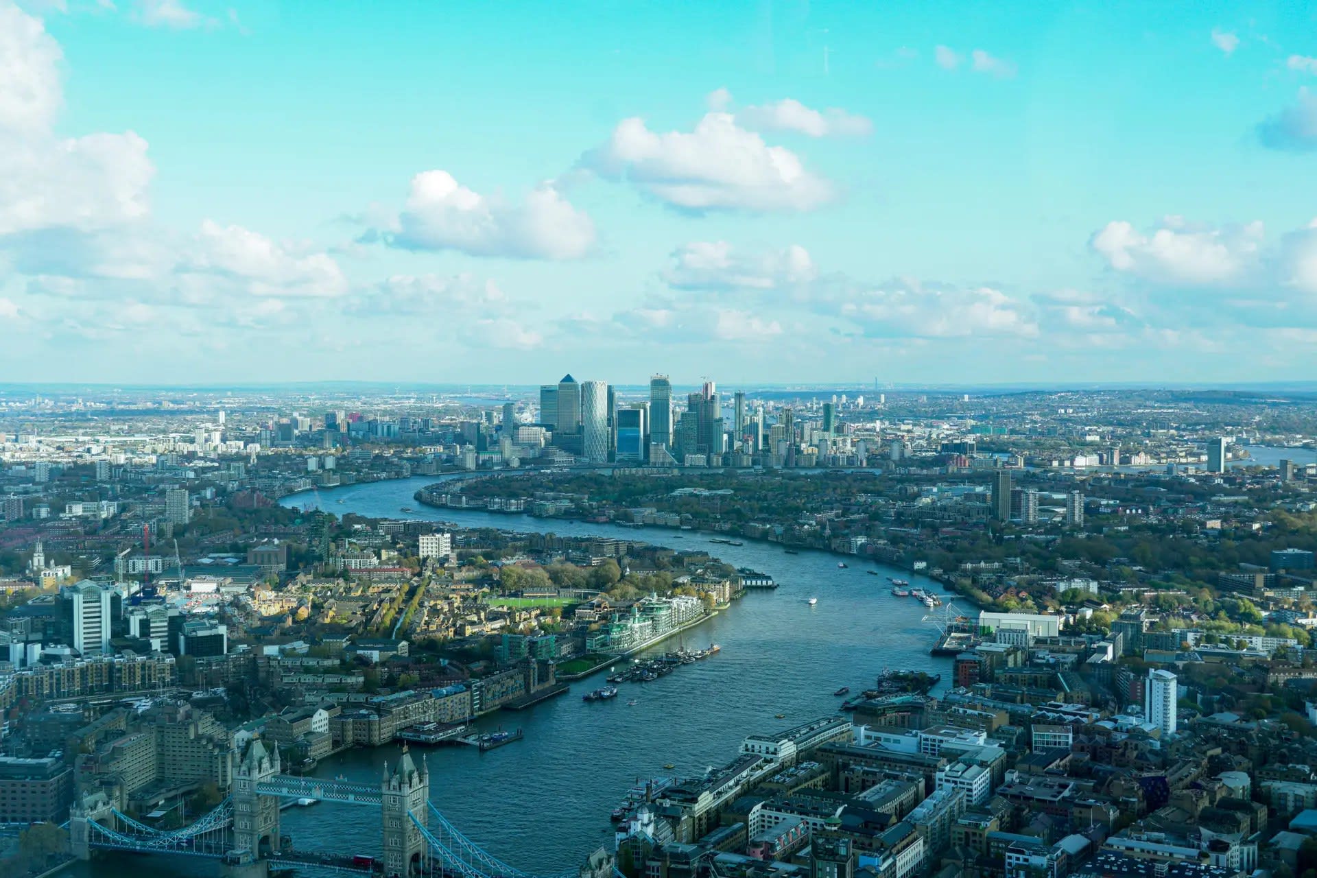 UK Elevates Money Laundering Risk for Casinos Amid Online Boom