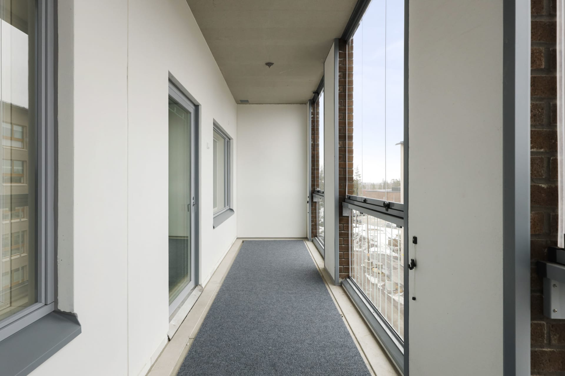 Myytävät asunnot Helsingin Kuninkaantammessa. Tutustu Kuninkaanmiekan myytäviin koteihin ja varaa omasi. Kuninkaantammi on kauniin vehreä alue Pohjois-Helsingissä. 