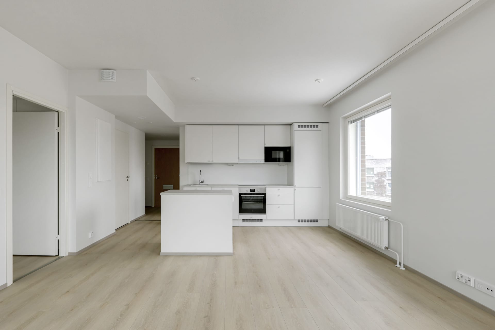 Myytävät asunnot Helsingin Kuninkaantammessa. Tutustu Kuninkaanmiekan myytäviin koteihin ja varaa omasi. Kuninkaantammi on kauniin vehreä alue Pohjois-Helsingissä. 