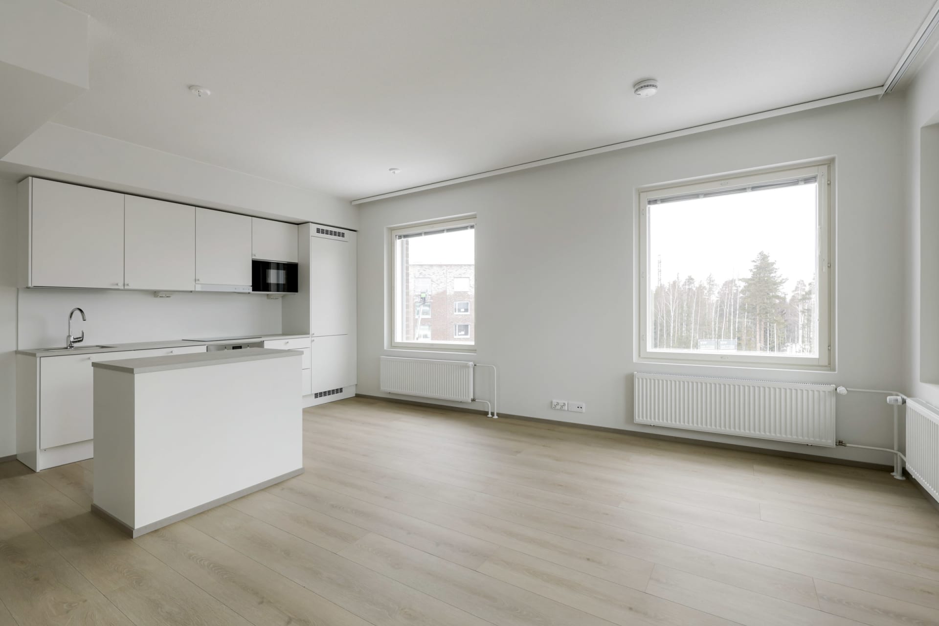 Myytävät asunnot Helsingin Kuninkaantammessa. Tutustu Kuninkaanmiekan myytäviin koteihin ja varaa omasi. Kuninkaantammi on kauniin vehreä alue Pohjois-Helsingissä. 