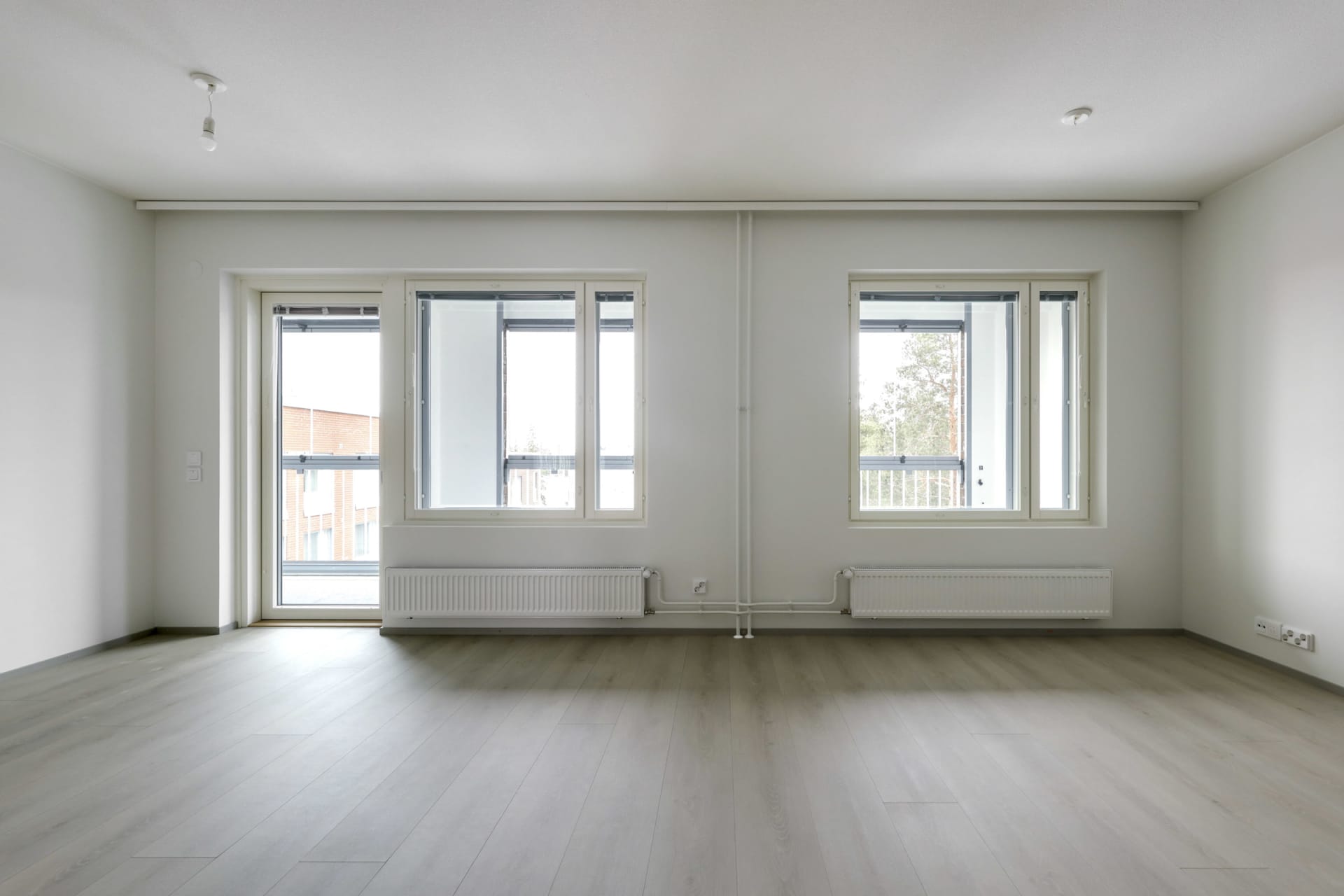 Myytävät asunnot Helsingin Kuninkaantammessa. Tutustu Kuninkaanmiekan myytäviin koteihin ja varaa omasi. Kuninkaantammi on kauniin vehreä alue Pohjois-Helsingissä. 