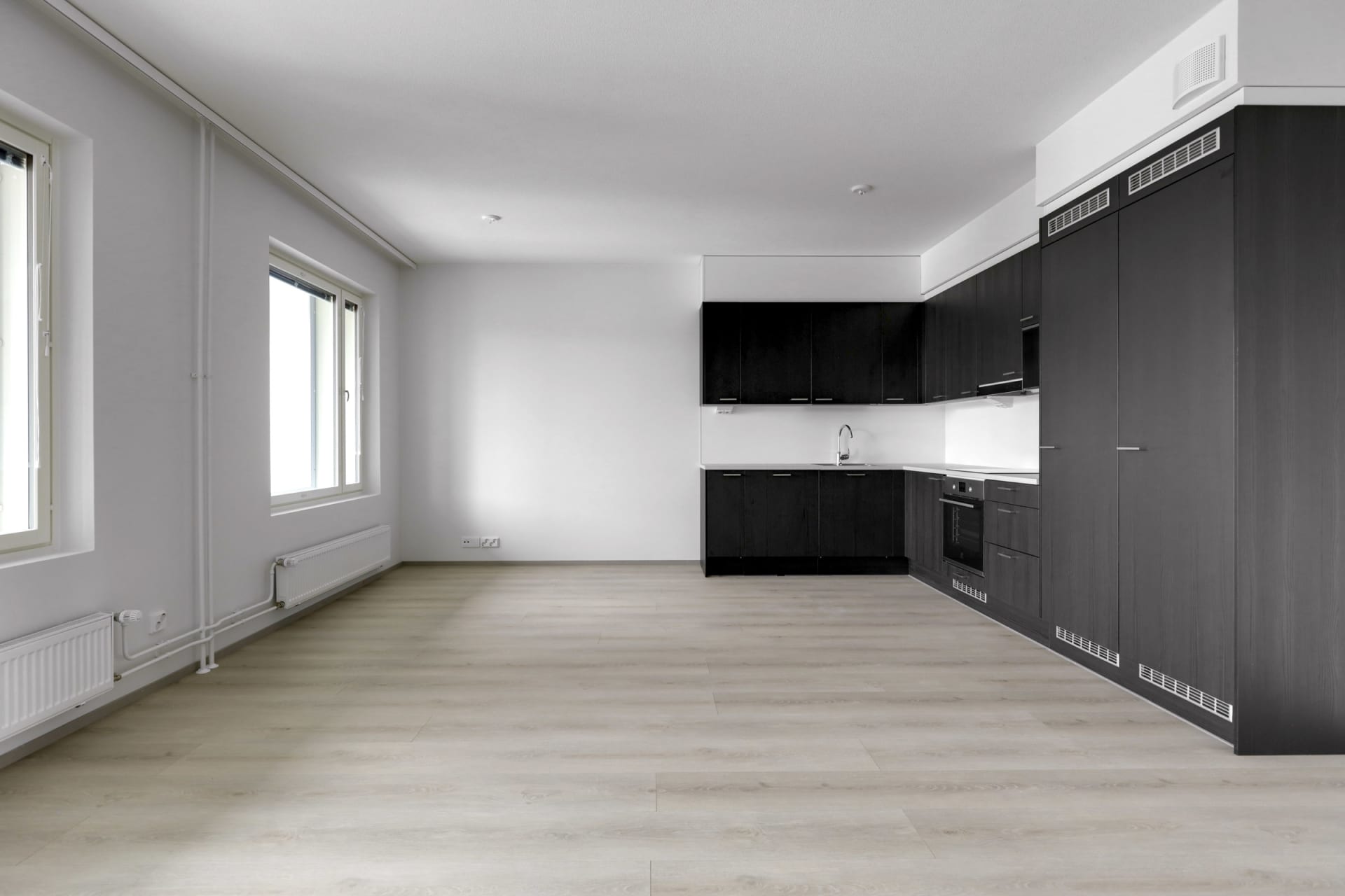 Myytävät asunnot Helsingin Kuninkaantammessa. Tutustu Kuninkaanmiekan myytäviin koteihin ja varaa omasi. Kuninkaantammi on kauniin vehreä alue Pohjois-Helsingissä. 