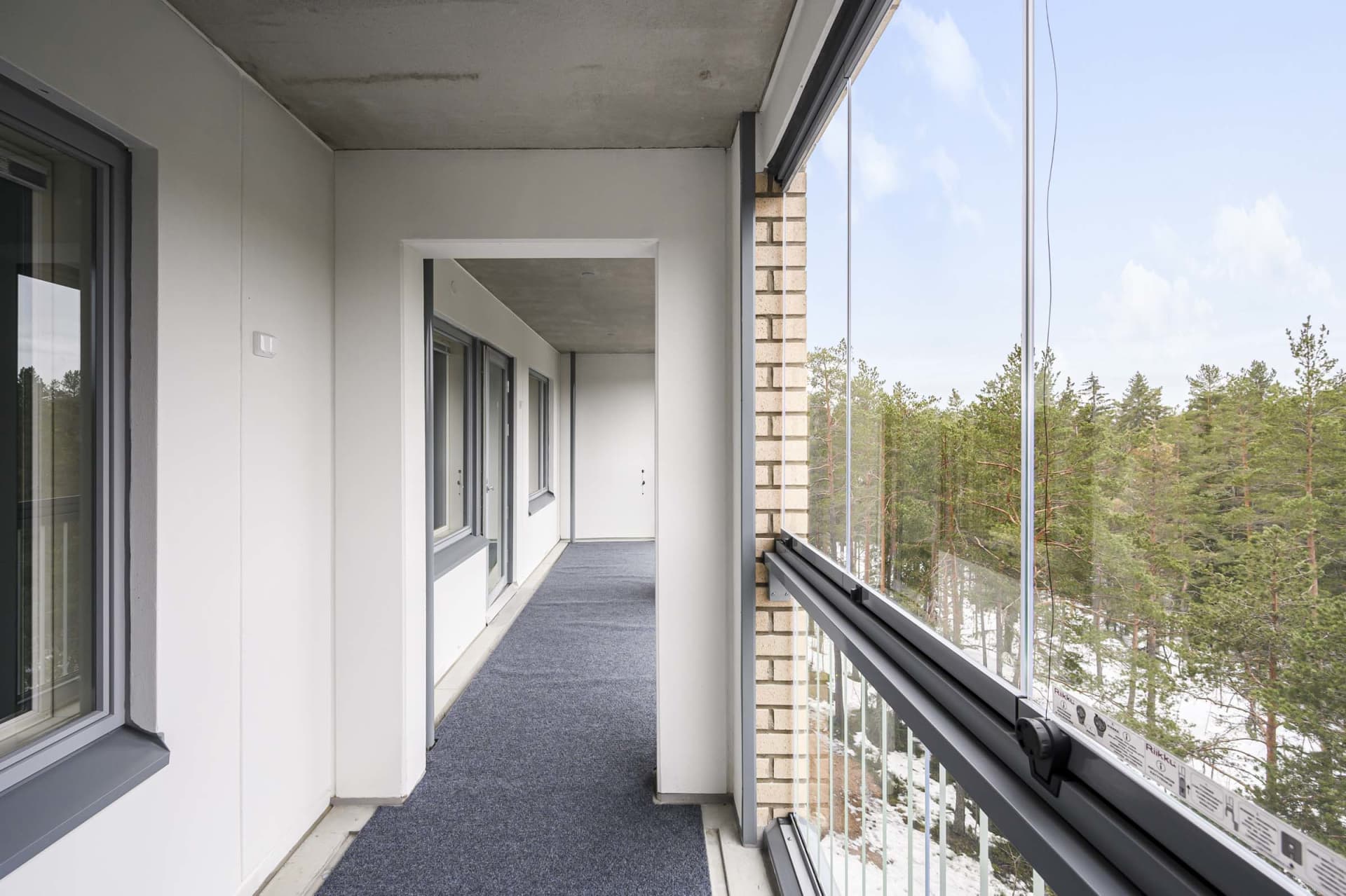 Myytävät asunnot Helsingin Kuninkaantammessa. Tutustu Kuninkaanmiekan myytäviin koteihin ja varaa omasi. Kuninkaantammi on kauniin vehreä alue Pohjois-Helsingissä. 