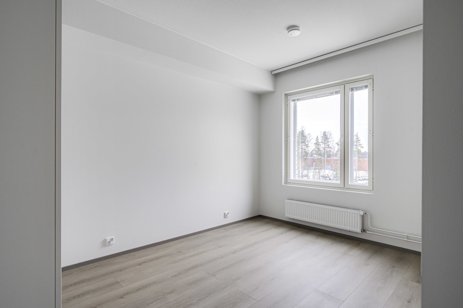 Myytävät asunnot Helsingin Kuninkaantammessa. Tutustu Kuninkaanmiekan myytäviin koteihin ja varaa omasi. Kuninkaantammi on kauniin vehreä alue Pohjois-Helsingissä. 