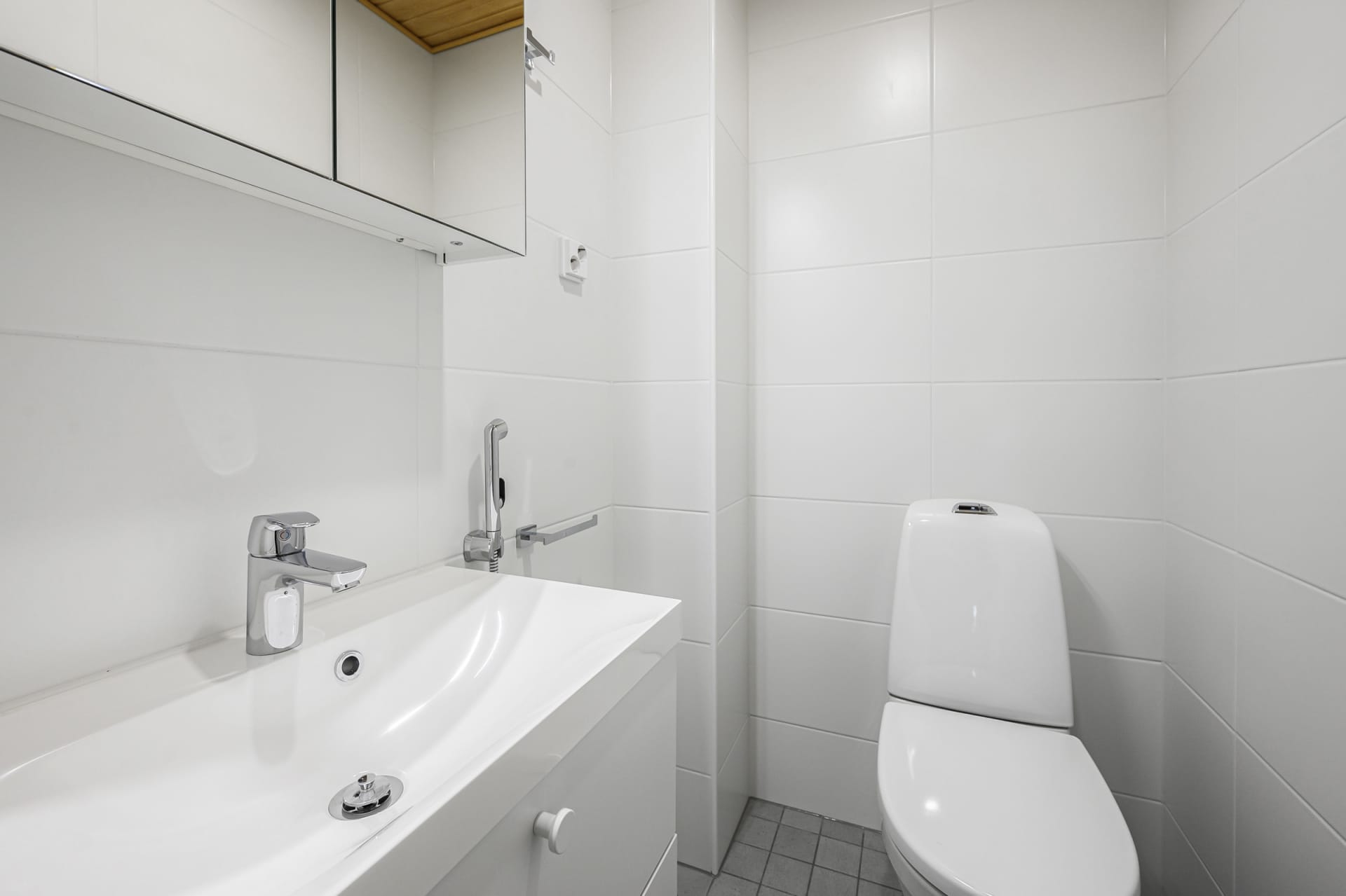 Myytävät asunnot Helsingin Kuninkaantammessa. Tutustu Kuninkaanmiekan myytäviin koteihin ja varaa omasi. Kuninkaantammi on kauniin vehreä alue Pohjois-Helsingissä. 