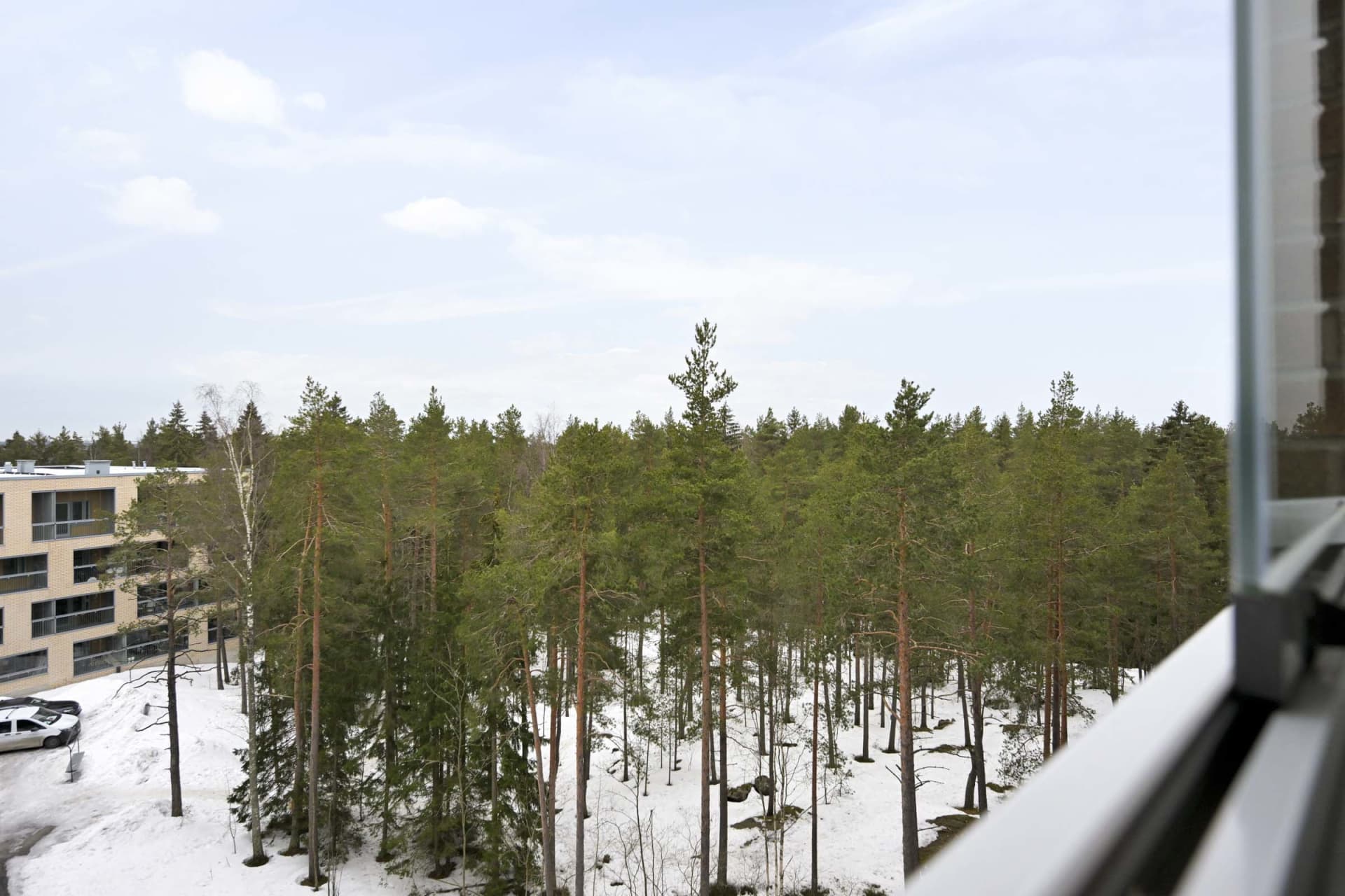 Myytävät asunnot Helsingin Kuninkaantammessa. Tutustu Kuninkaanmiekan myytäviin koteihin ja varaa omasi. Kuninkaantammi on kauniin vehreä alue Pohjois-Helsingissä. 