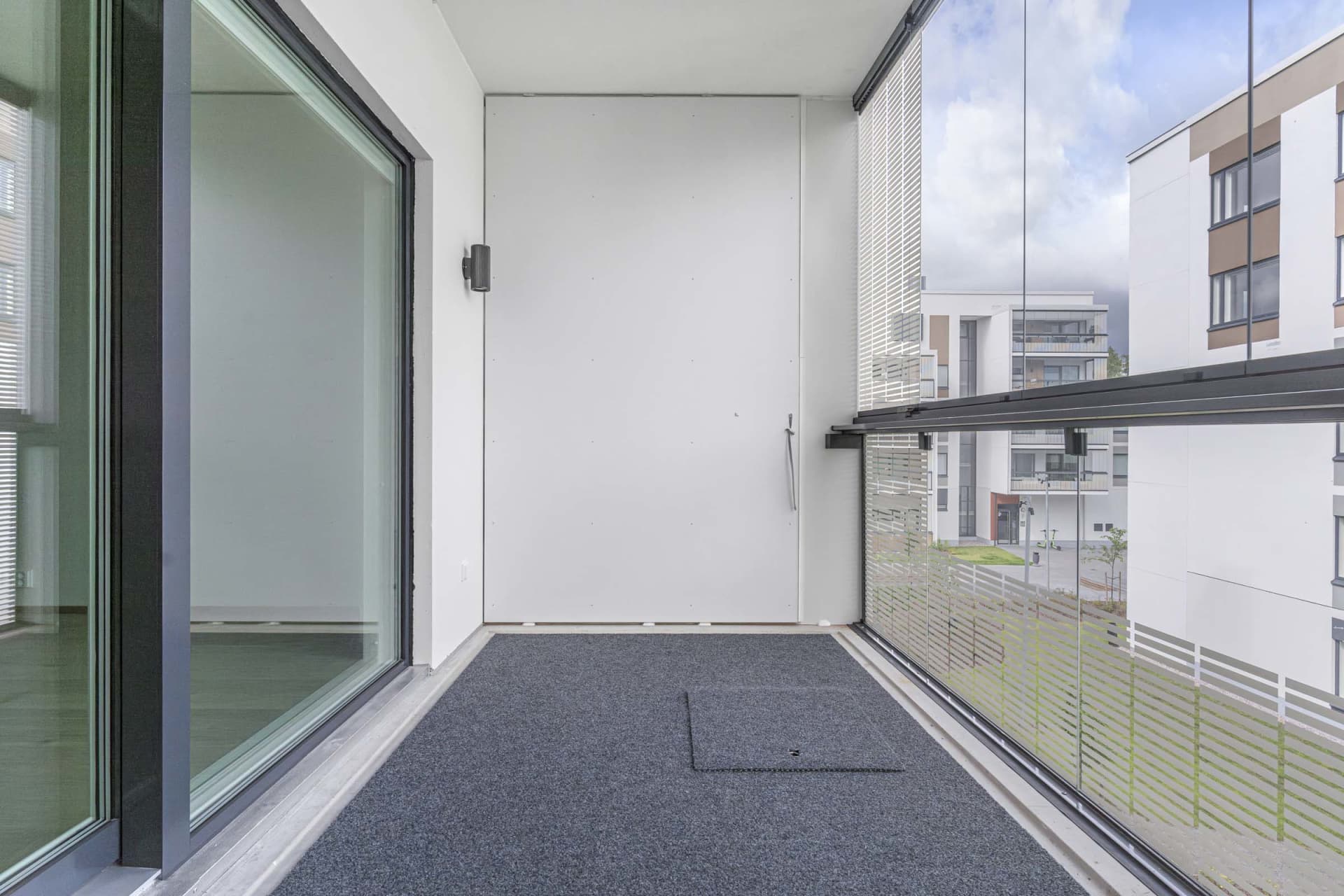 Kuva asunnon parvekkeesta