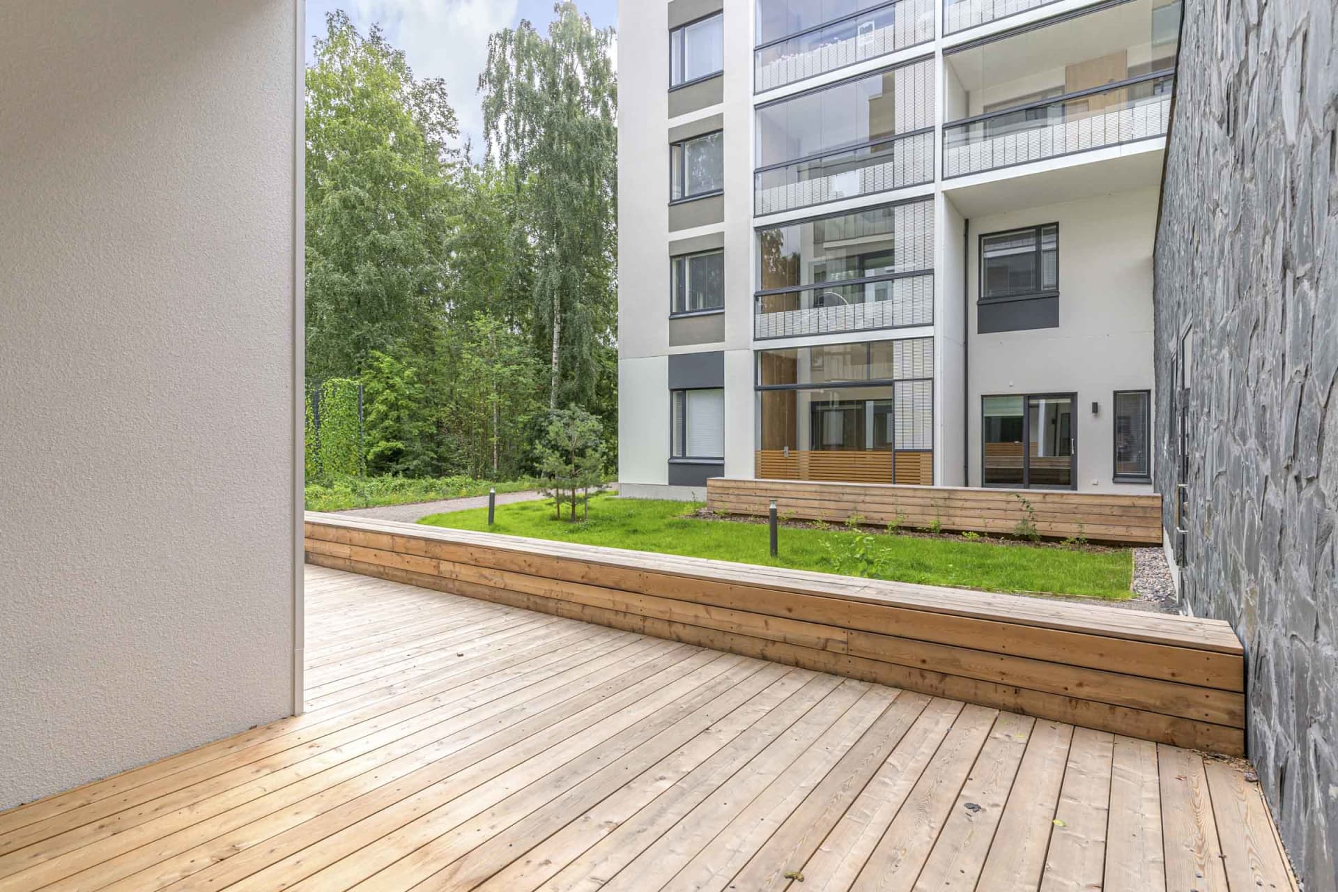 Kuva asunnon parvekkeesta
