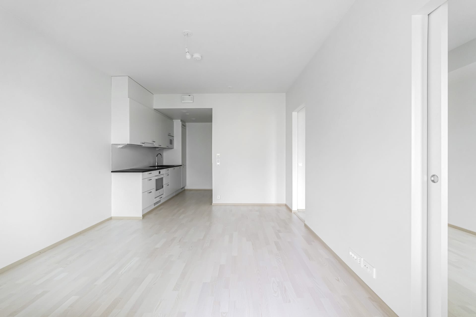 Myytävät asunnot Lahden Joutjärven rannalla.