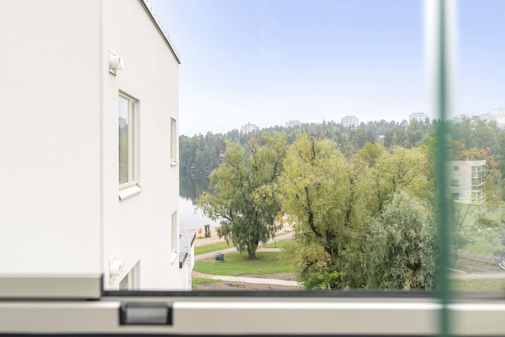 Myytävät asunnot Lahden Joutjärven rannalla