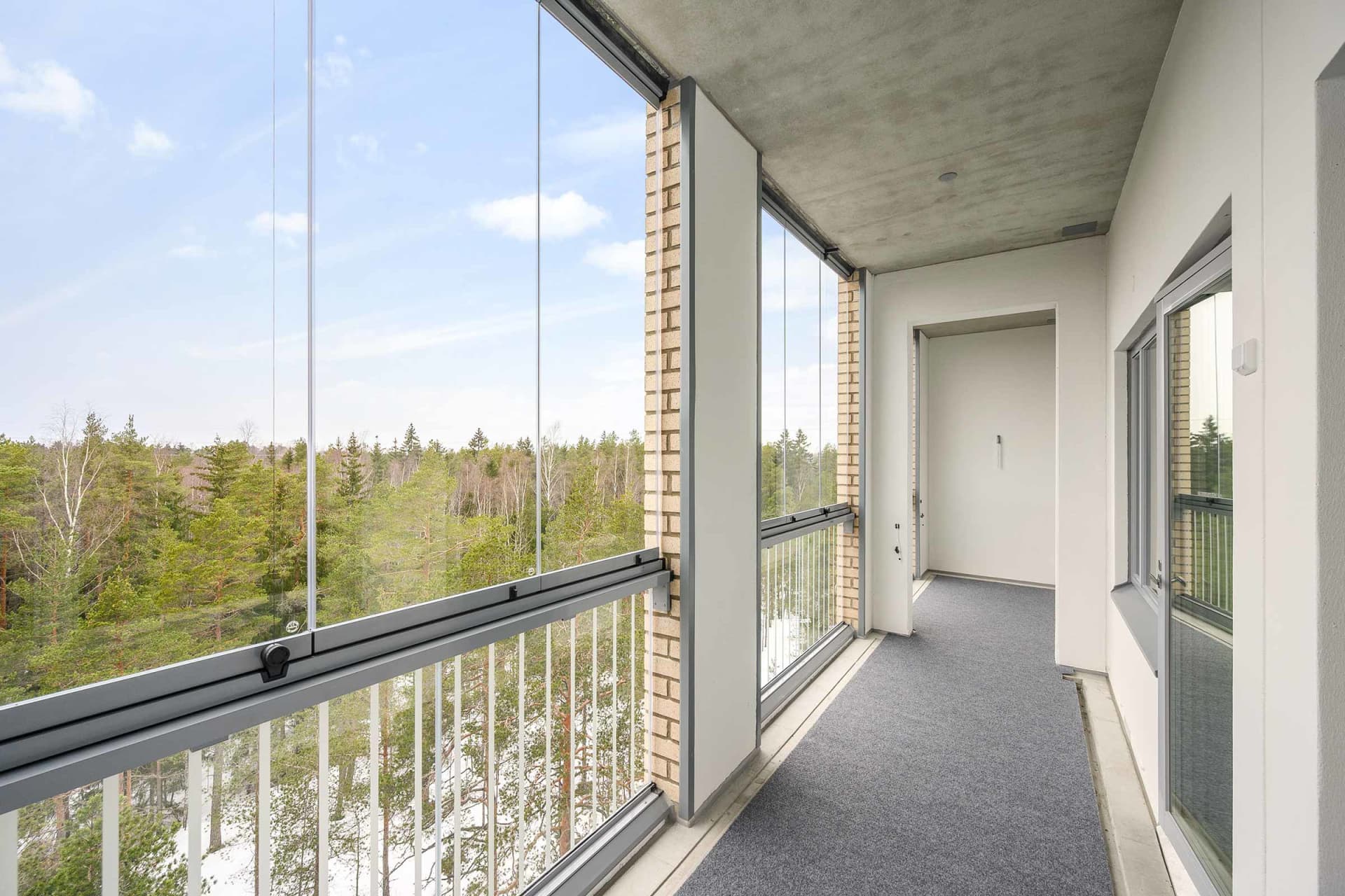Myytävät asunnot Helsingin Kuninkaantammessa.