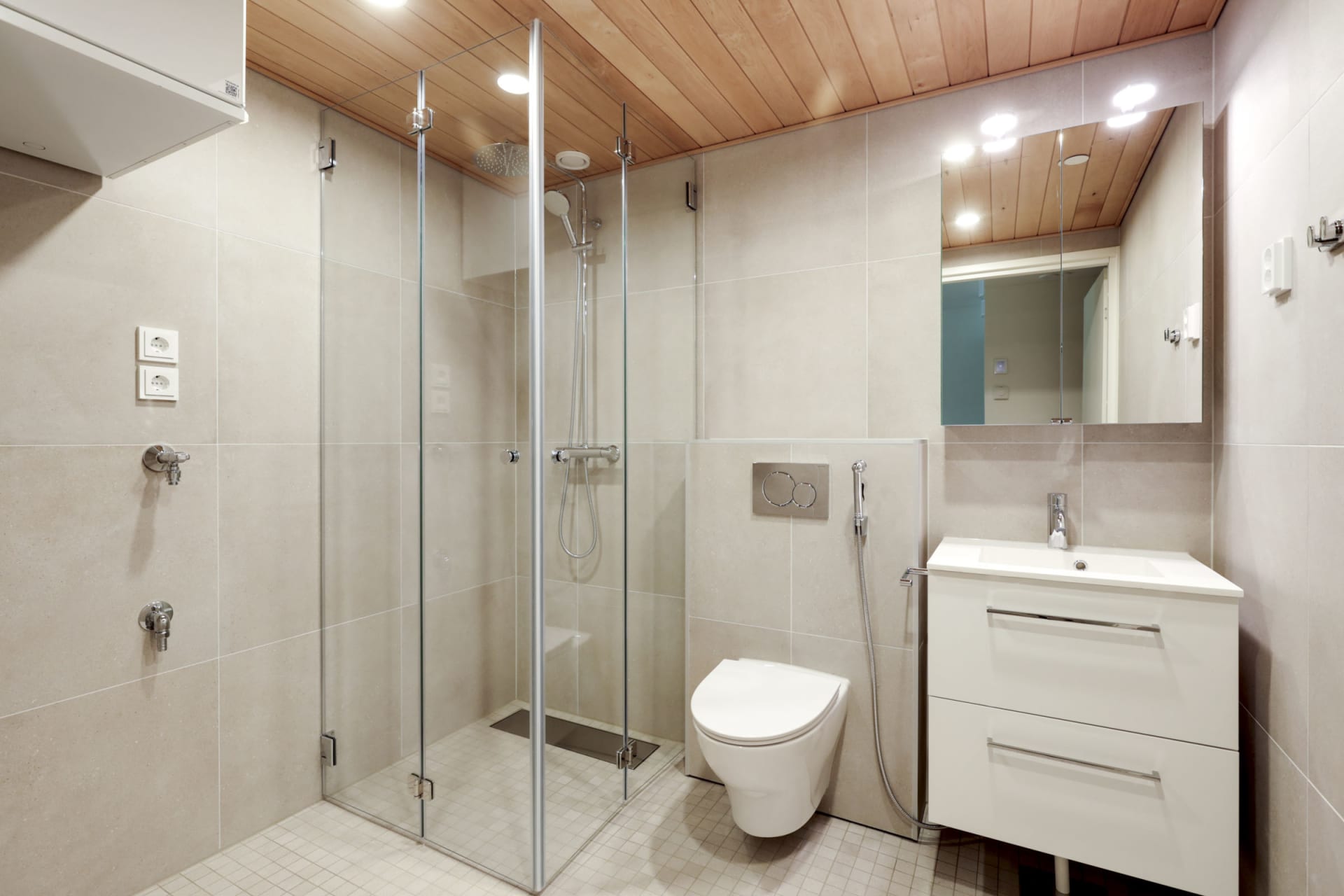 Myytävät asunnot Espoon Tapiolan Tuultenristissä. Espoon Tuultentietäjän kodit ovat muuttovalmiita.