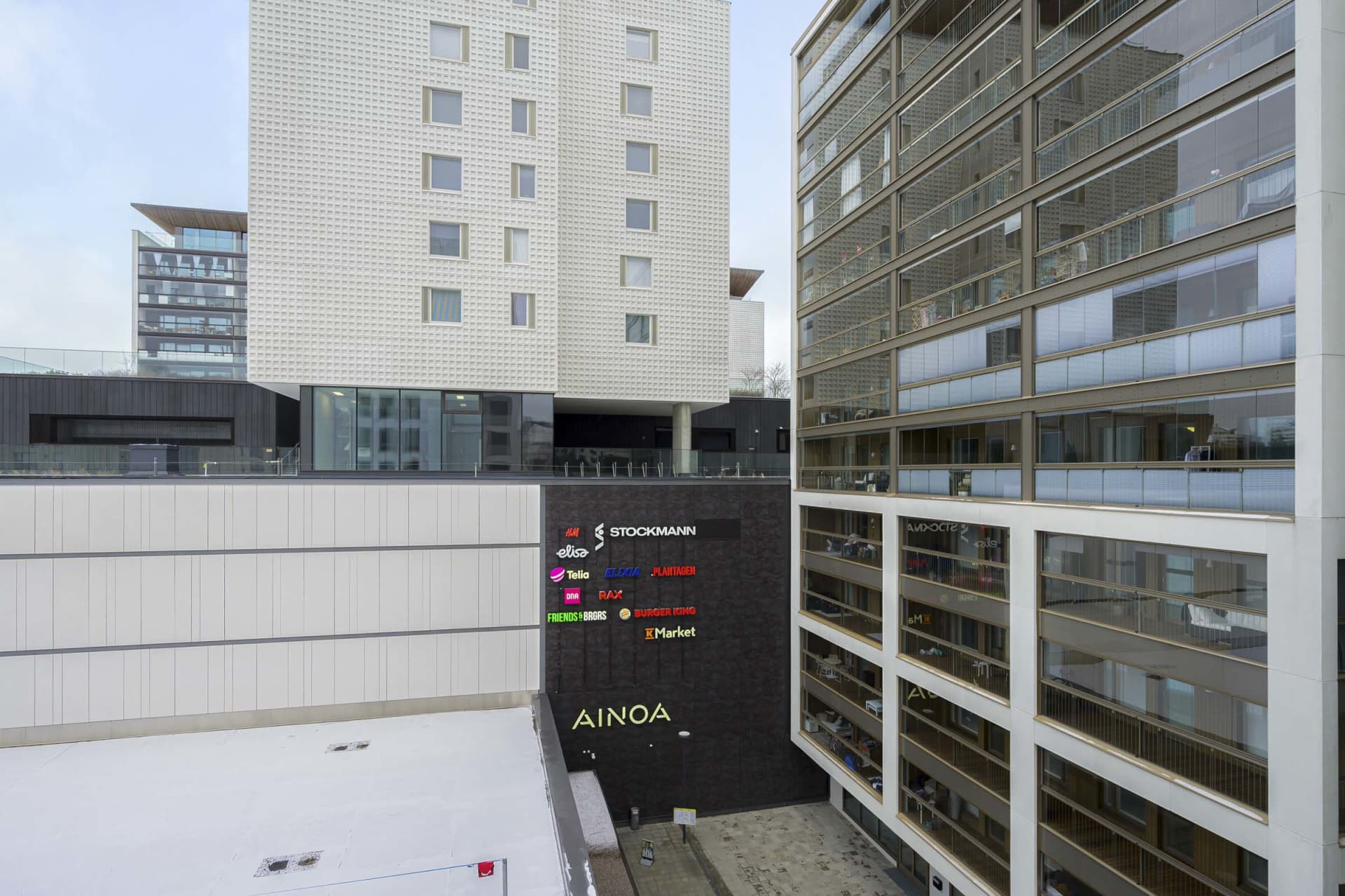 Myytävät asunnot Espoon Tapiolan Tuultenristissä. Espoon Tuultentietäjän kodit ovat muuttovalmiita.