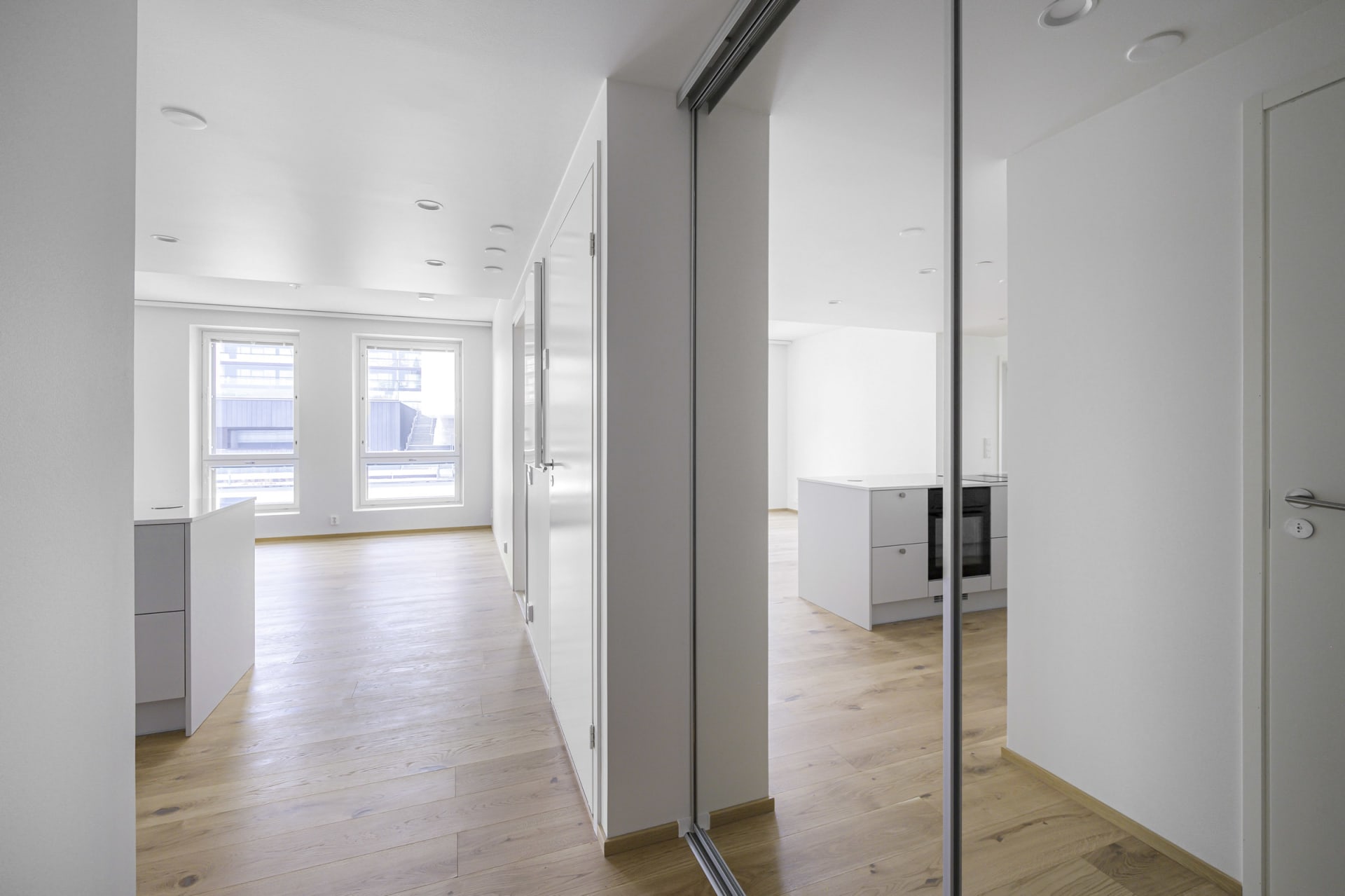 Myytävät asunnot Espoon Tapiolan Tuultenristissä. Espoon Tuultentietäjän kodit ovat muuttovalmiita.