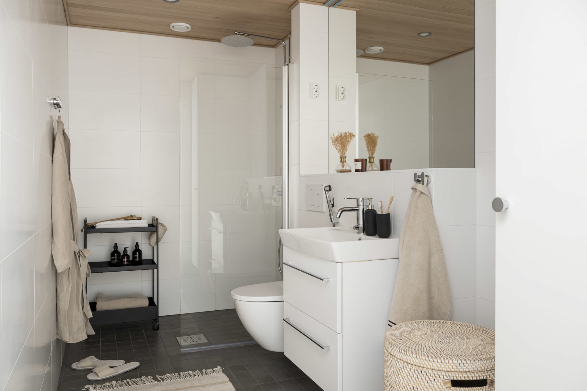 Myytävät asunnot, Helsingin Waltari, Töölöntulli, Meilahti, Stailattu kuva asunnosta A 1.