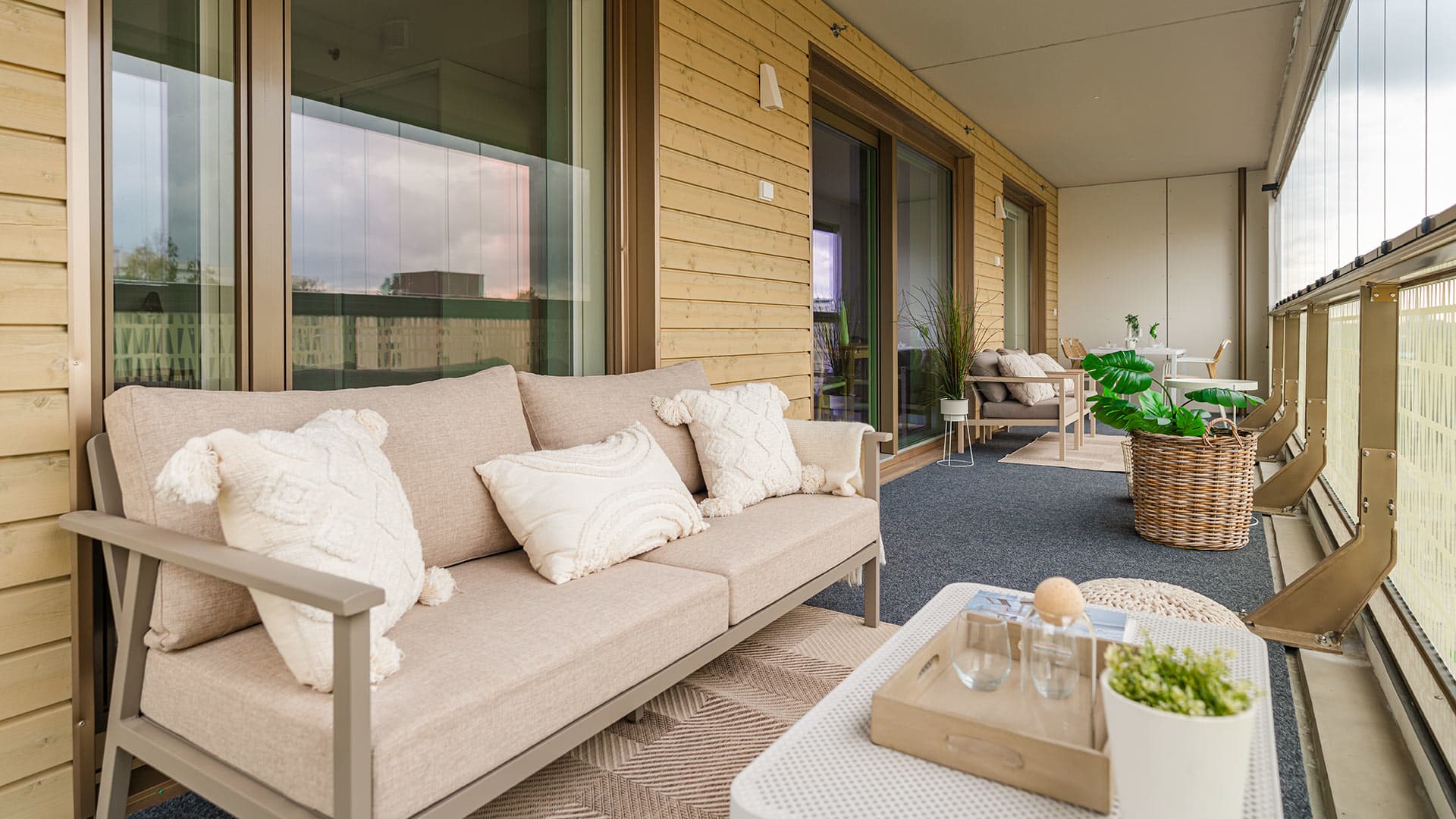 Myytävät asunnot Espoon Tuultentietäjä, Tapiola. Kodit sijaitsevat kauppakeskus Ainoan yläpuolella. Kaikki kaupat ja palvelut aivan kävelyetäisyydellä.