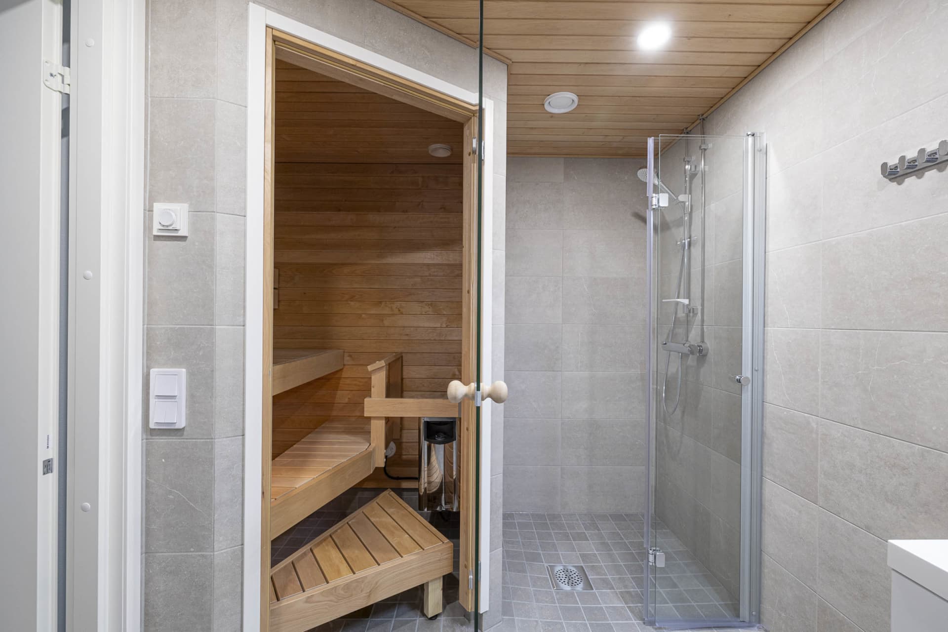 Mustasaaren Bergiuksen kodit ovat muuttovalmiita. Kodit sijaitsevat Mustasaaren Omenalaaksossa. 