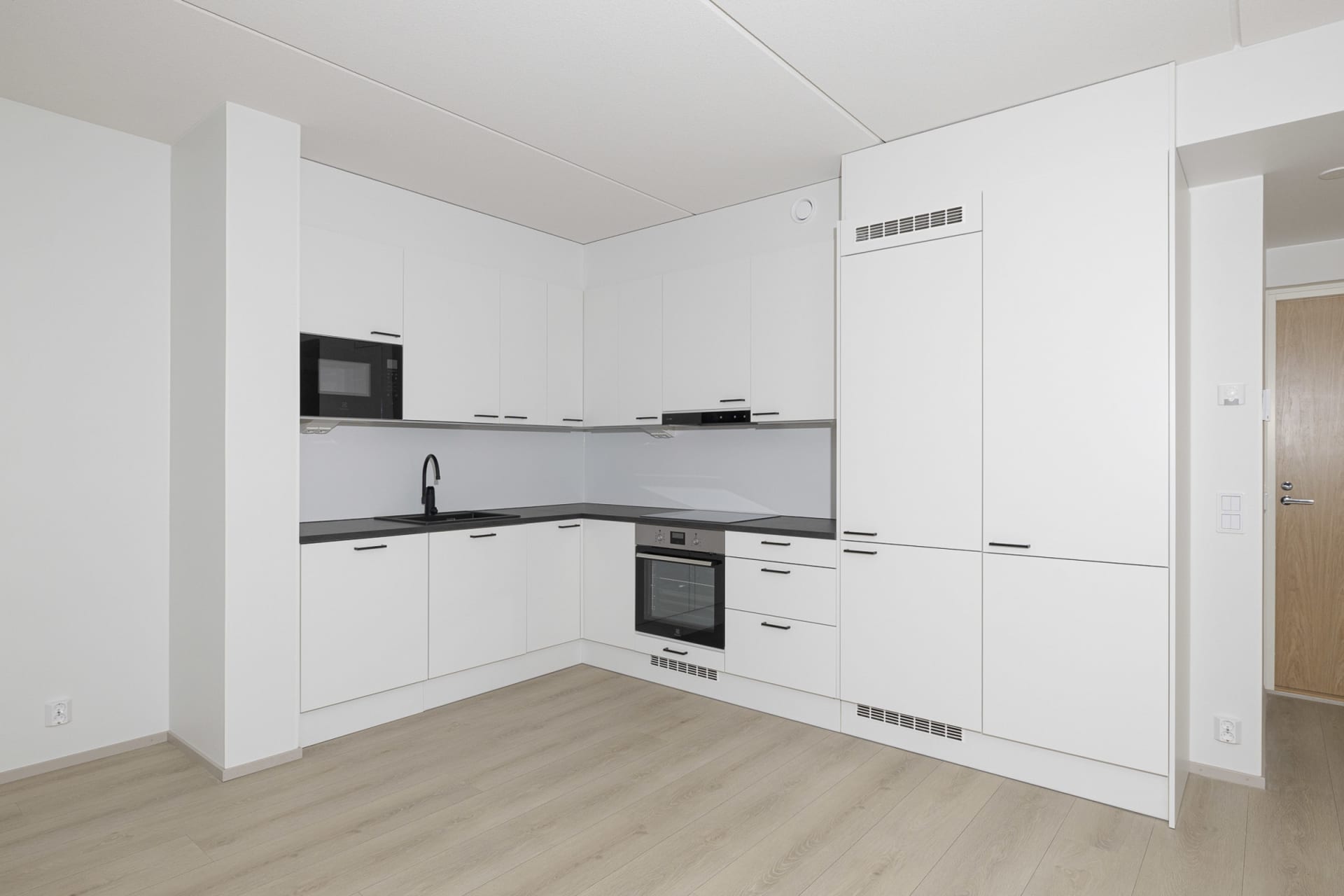 Mustasaaren Bergiuksen kodit ovat muuttovalmiita. Kodit sijaitsevat Mustasaaren Omenalaaksossa. 