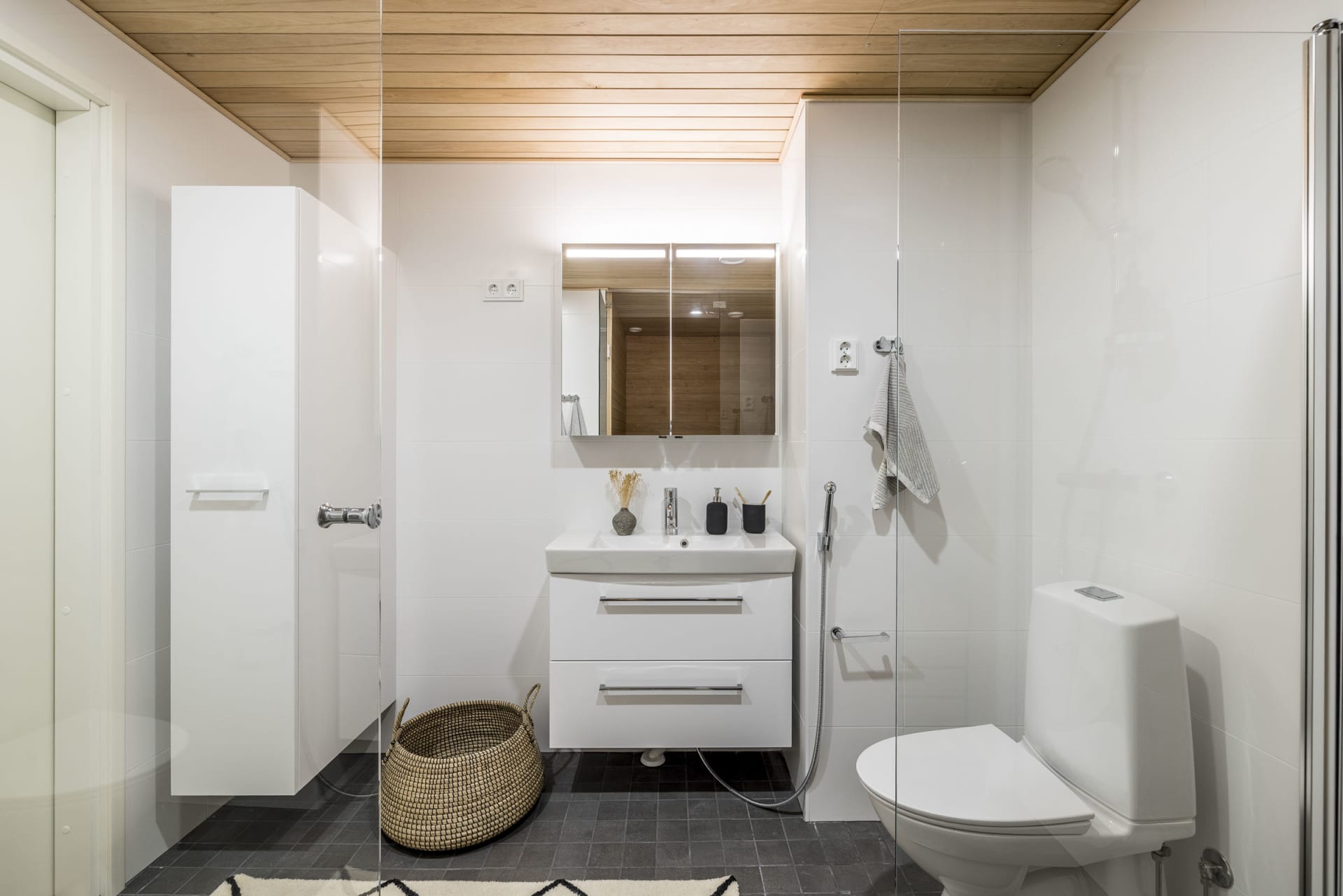 Myytävät asunnot Helsingin Gunnel. Myytävät asunnot Arabianranta. Helsinki.