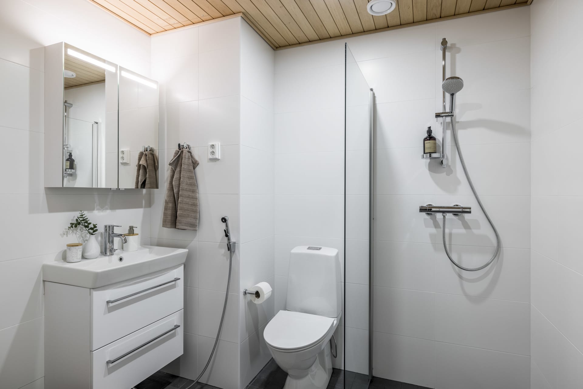 Myytävät asunnot Helsingin Gunnel. Myytävät asunnot Arabianranta. Helsinki.