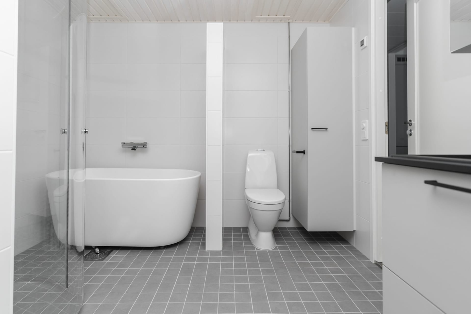 Myytävät asunnot Tampereen Ranta-Tampellassa. Tampereen Kanavansilta sijaitsee aivan Ranta-Tampellaa halkovan kanavan varrella.