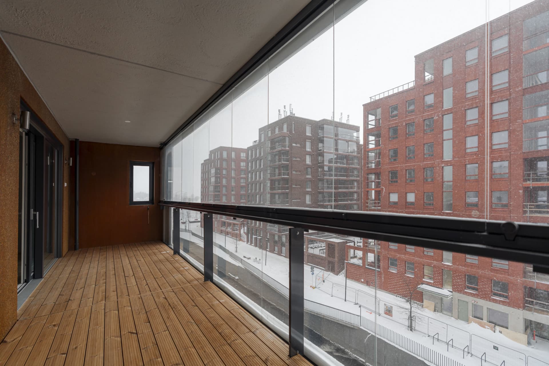 Myytävät asunnot Tampereen Ranta-Tampellassa. Tampereen Kanavansilta sijaitsee aivan Ranta-Tampellaa halkovan kanavan varrella.