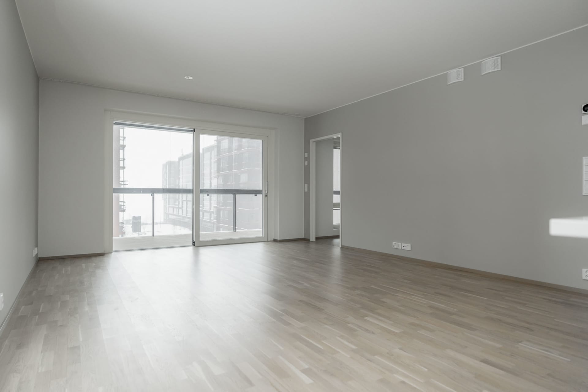 Myytävät asunnot Tampereen Ranta-Tampellassa. Tampereen Kanavansilta sijaitsee aivan Ranta-Tampellaa halkovan kanavan varrella.