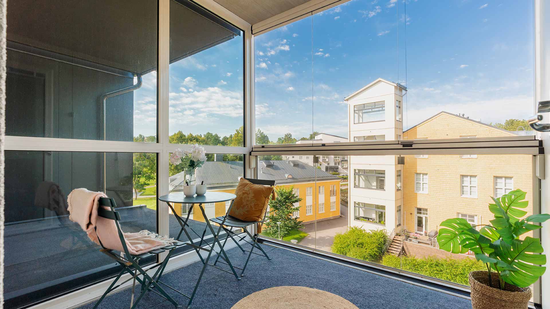 Myytävät asunnot Lahden Sinisiipi. Valoisia ja kauniita koteja Joutjärven rannalla. 
