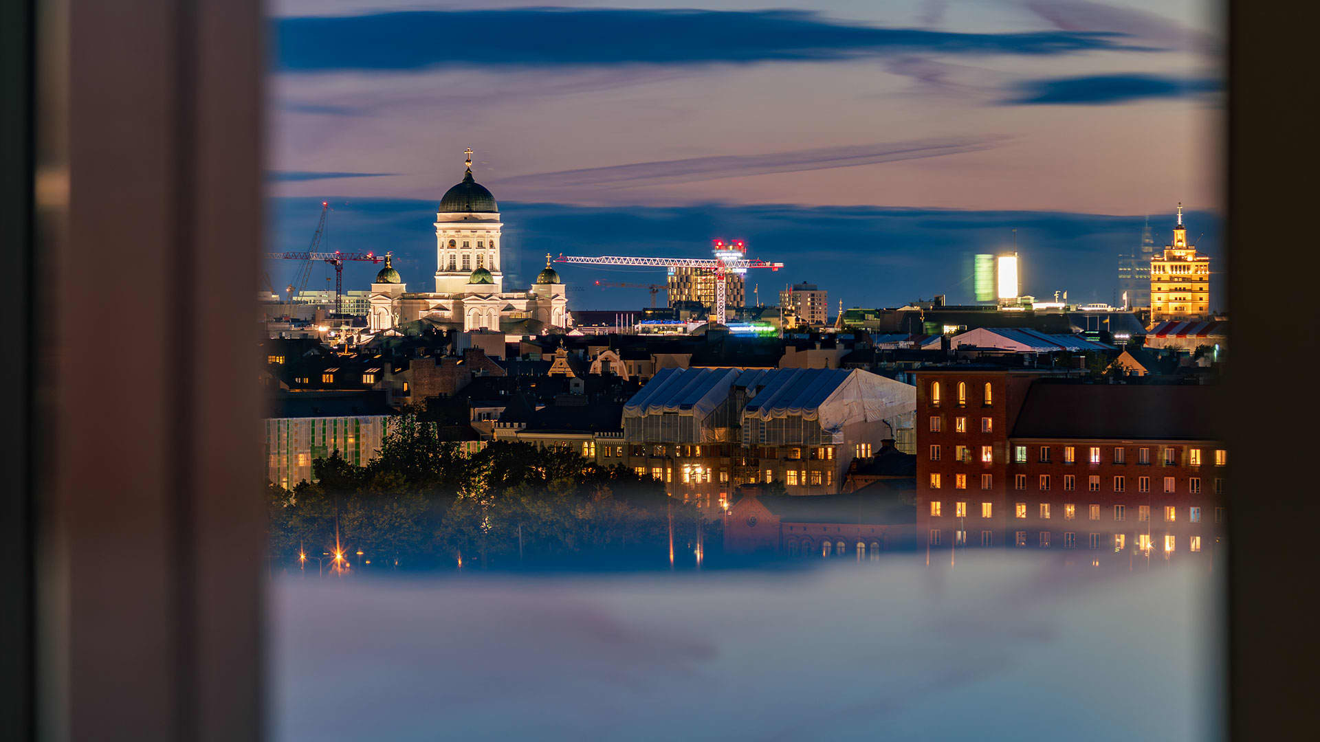 Myytävät asunnot Helsingin Nihdin Torni, Kalasatama, Sompasaari. Nihdin Tornin kodeista voi ihailla keskustan valojen syttymistä. Kuva on asunnosta E 25.