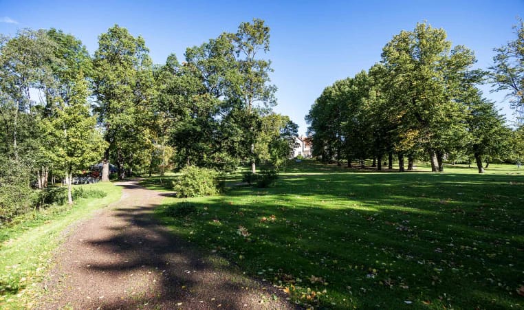 Myytävät asunnot Vantaan Hakunila. Håkansbölen kartanon entinen ratsutila on inspiroinut Hakunilan alueen nimistöä.