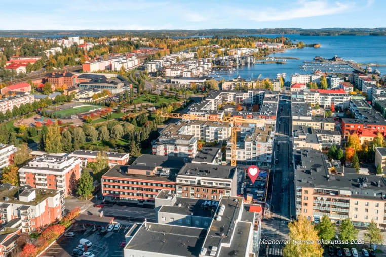 Tulossa uusia YIT Koteja Kuopion keskustaan! Työnkulman paikalle rakennetaan uusia YIT Koteja. Sijainti on ihan ässä, kun koti sijaitsee huippupaikalla keskellä kauppoja, kahviloita, kulttuuria ja palveluita. Puolimatkassa toria ja satamaa kaikki on kävelymatkan päässä ja myös bussi kulkee talon vierestä. Myytävät asunnot Kuopion keskustassa.