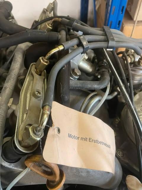 Vue de la pièce Moteur Mercedes 190E 2.5-16 W201 EVO M102.991 — neuf d'usine