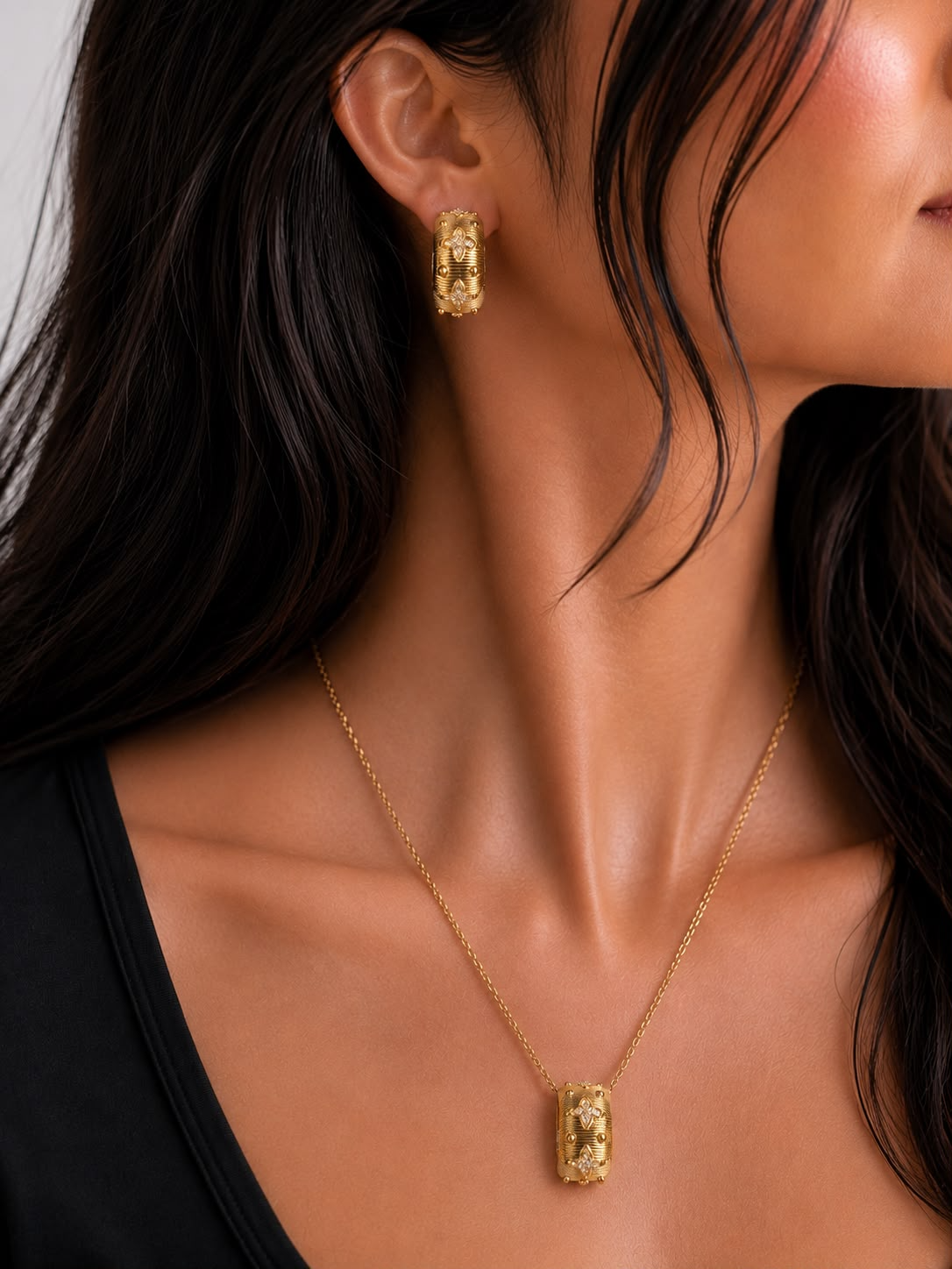 Aurelia Heritage Pendant Set