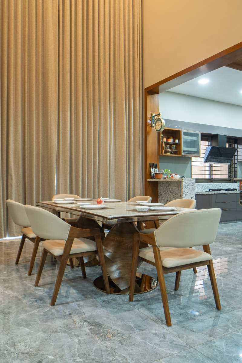 Dining area adjacent to the kitchen