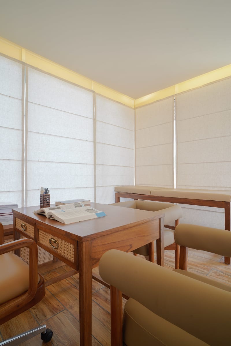 Reception desk with wood fluted panels