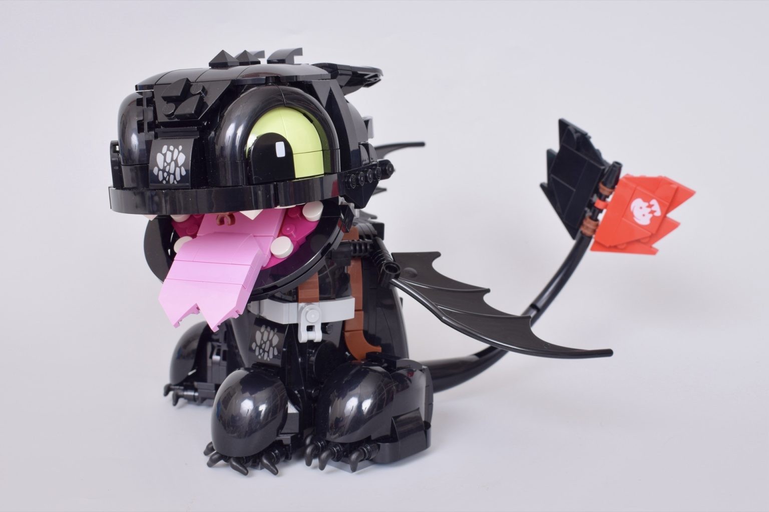 LEGO Icons How to Train Your Dragon: Toothless 10375 — 784-Piece Posable Night Fury for Adults 18+