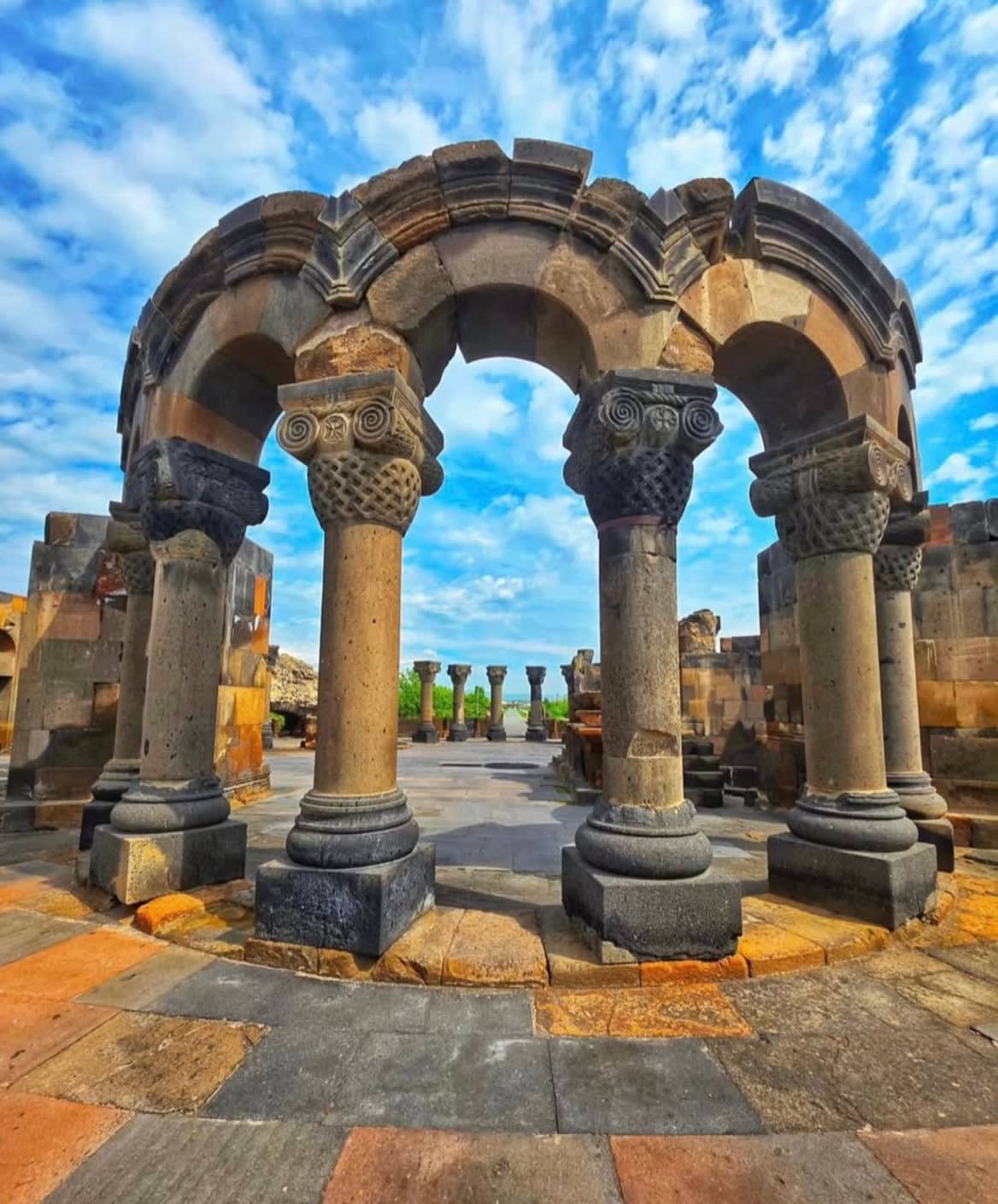 Զվարթնոցի տաճար