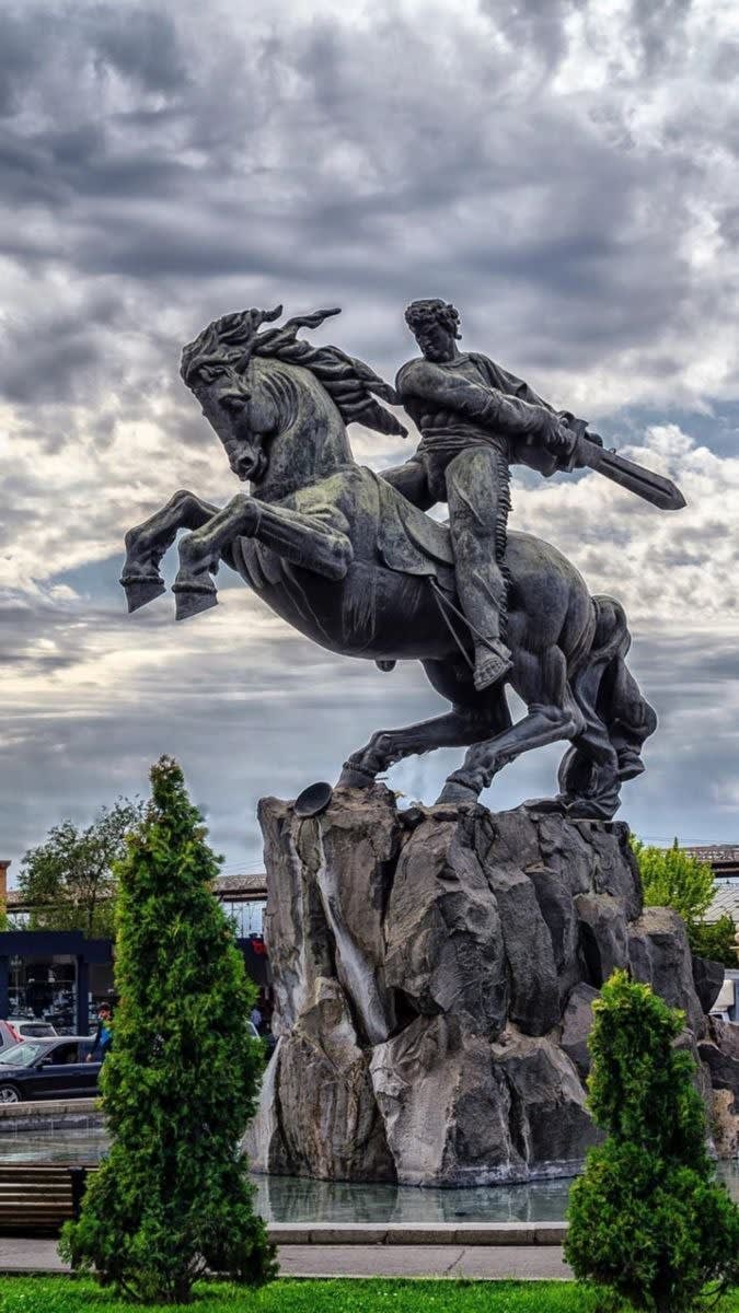 Սասունցի Դավթի հուշարձանը