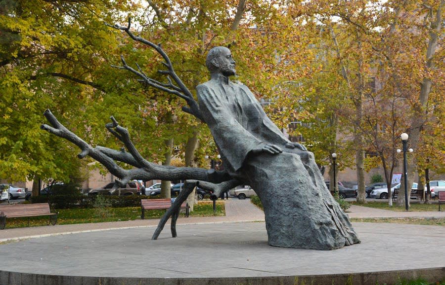 Памятник Комитасу