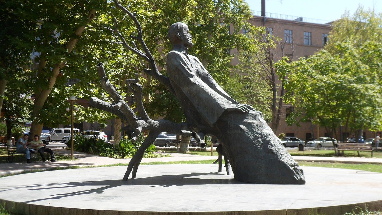Памятник Комитасу