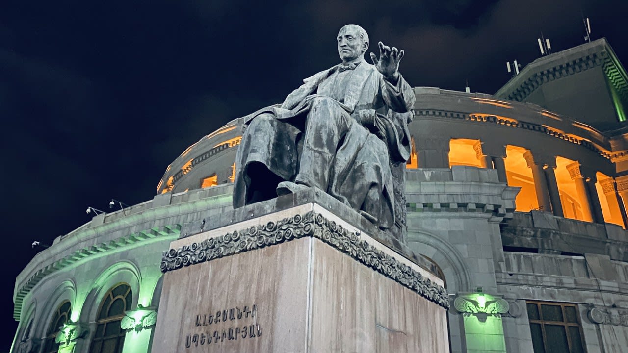 Памятник Александру Спендиаряну 