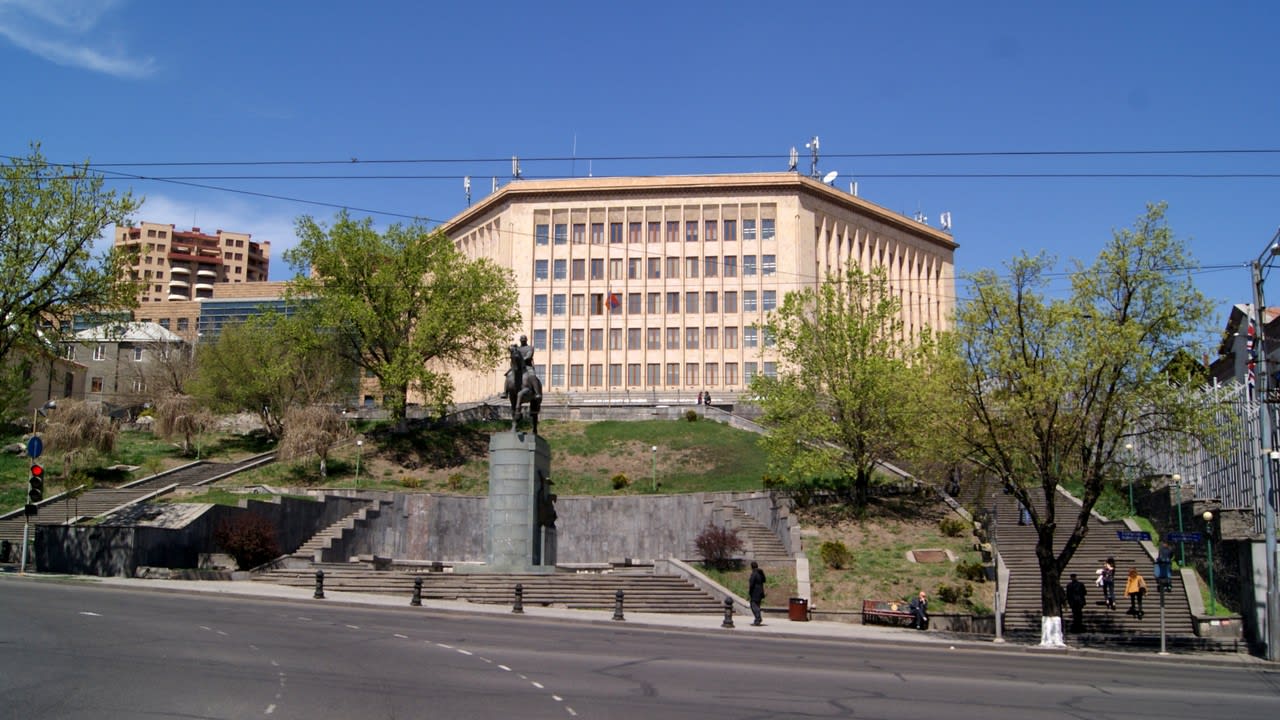 Памятник Маршалу Баграмяну