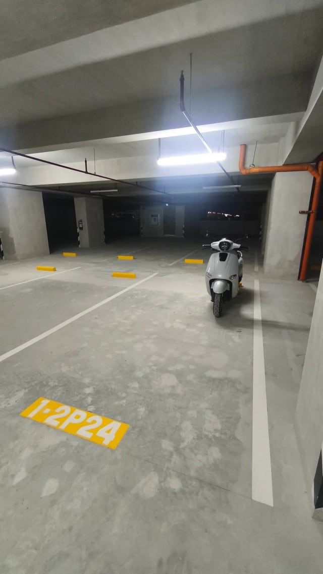 Parking slot 2P24