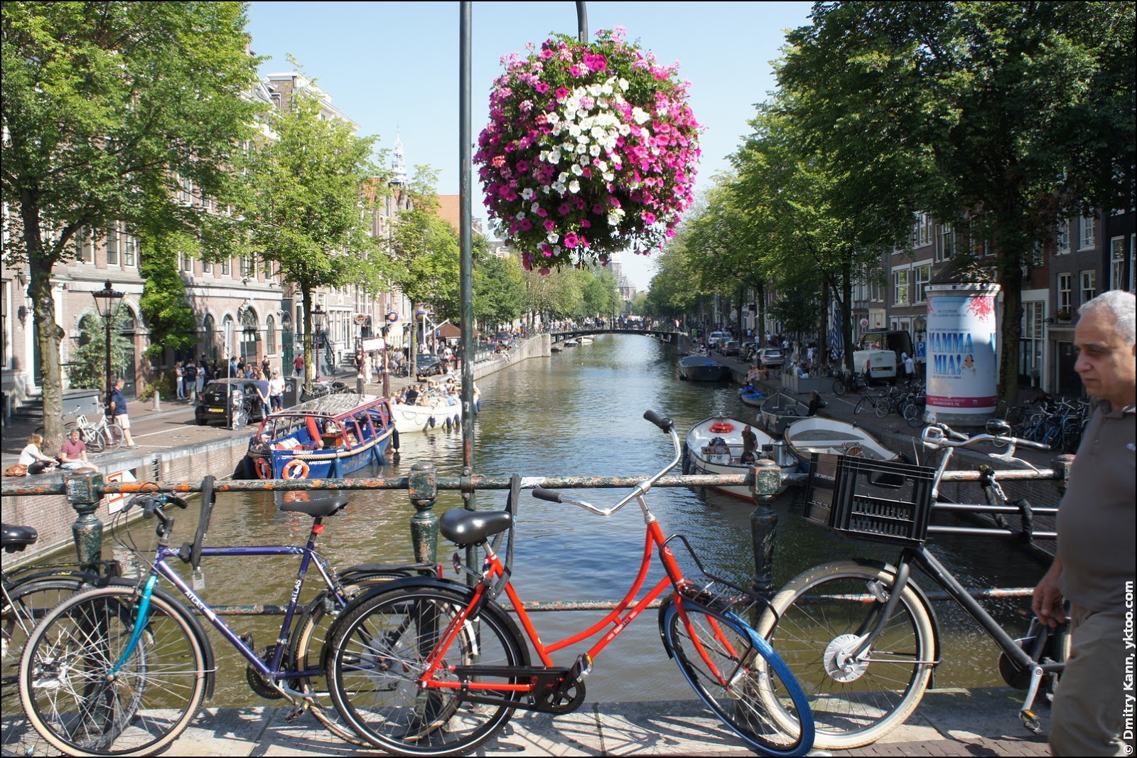 Что означают три крестика на флаге Амстердама? — Новости Нидерландов