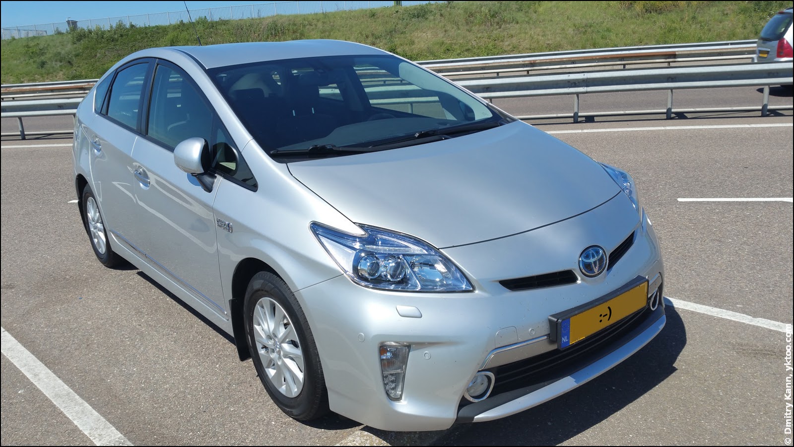 Самый крупный гаджет: Toyota Prius PHV | Yktoo