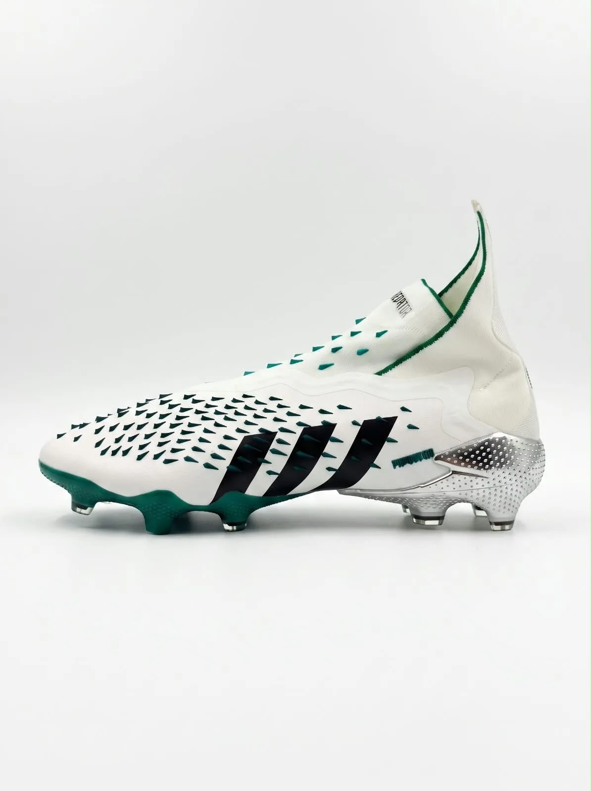 Adidas Predator Mutator