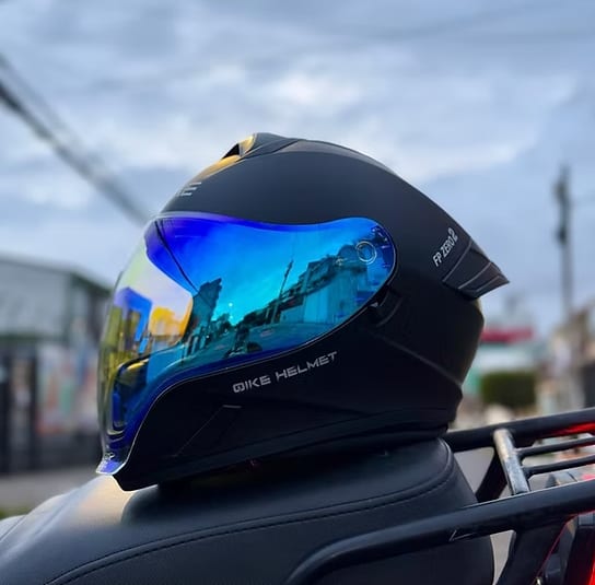 CASCO GIKE NEGRO MATE VISOR AZUL vista 1