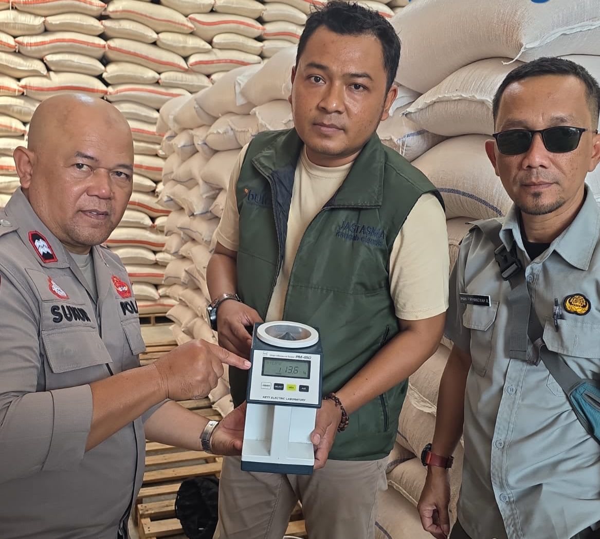 Polri Hadir untuk Petani, Polsek Limbangan Kawal Penyerapan Jagung ke Bulog Garut
