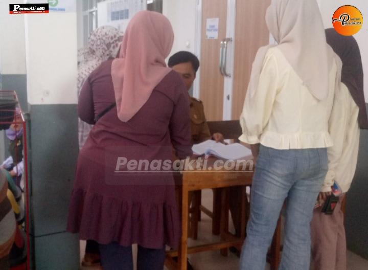 Sistem PPDB Online Lumpuh, Momen Penentu Masa Depan Anak Berubah Jadi Horor Antrean di SMAN Dugar