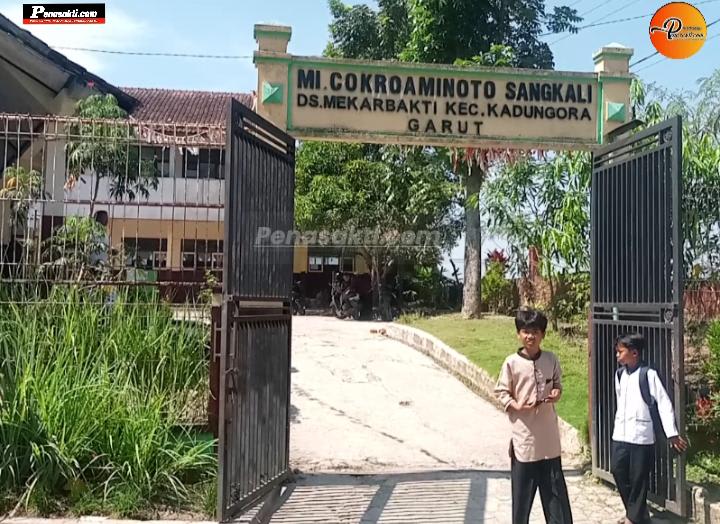 Tangis di MI Cokroaminoto Kadungora Garut: Uang Tabungan Siswa Raib di Ruang Kepala Sekolah